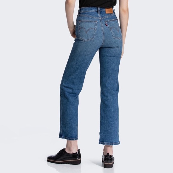 Levi’s Ribcage Straight Jean - Picture 2 of 4